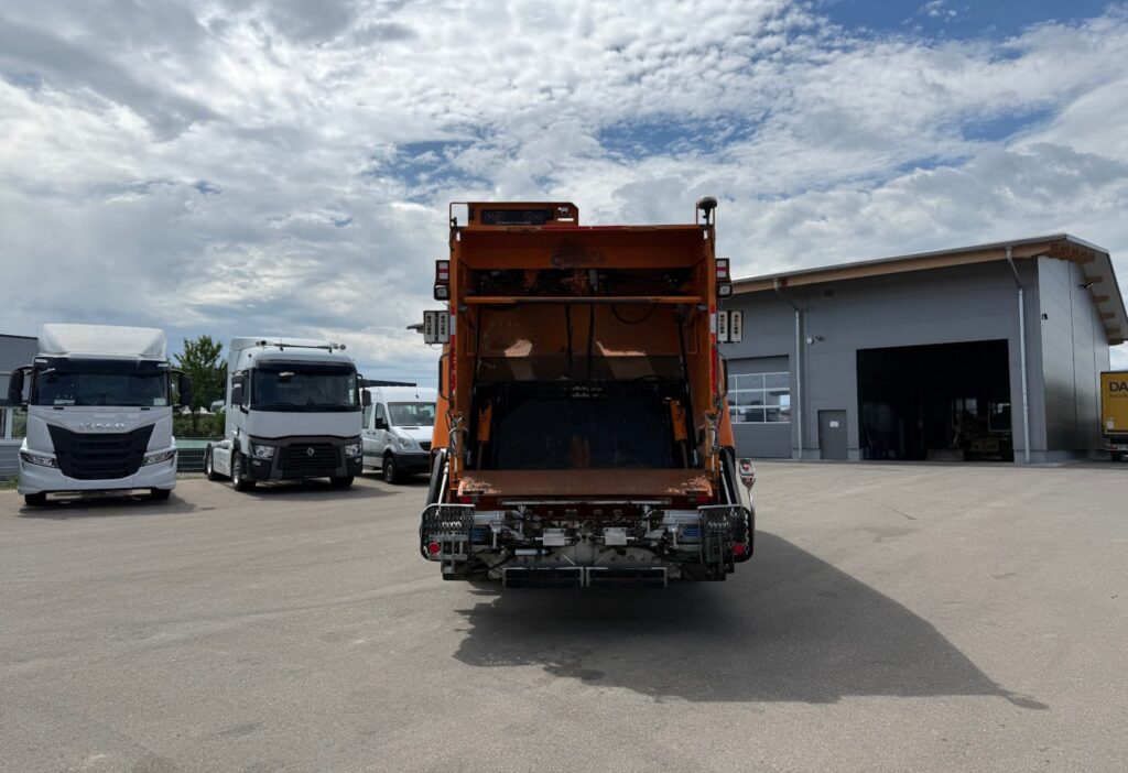 2013 Volvo FE Hybrid 6x2R Stummer