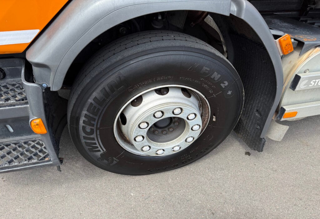 2013 Volvo FE Hybrid 6x2R Stummer