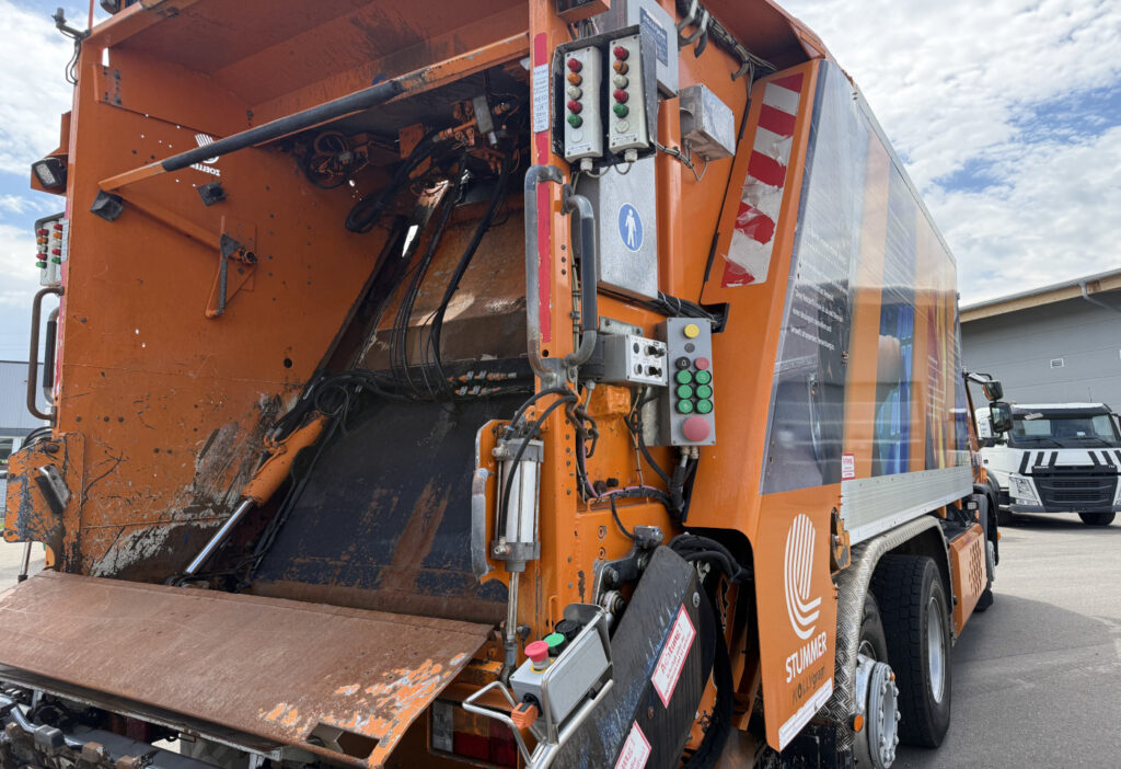 2013 Volvo FE Hybrid 6x2R Stummer