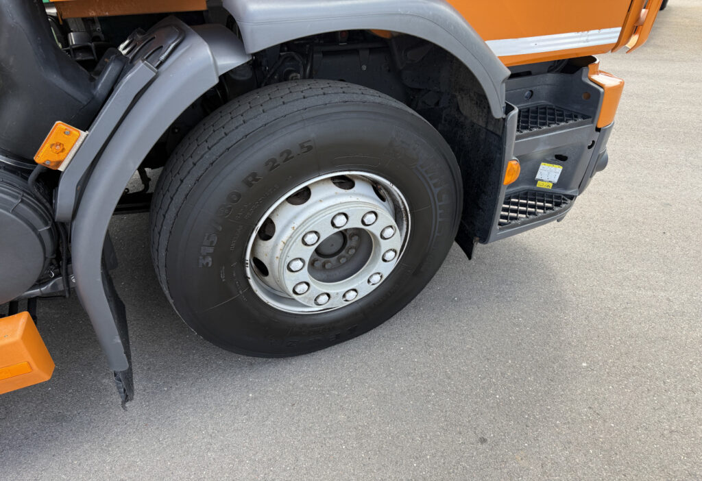 2013 Volvo FE Hybrid 6x2R Stummer