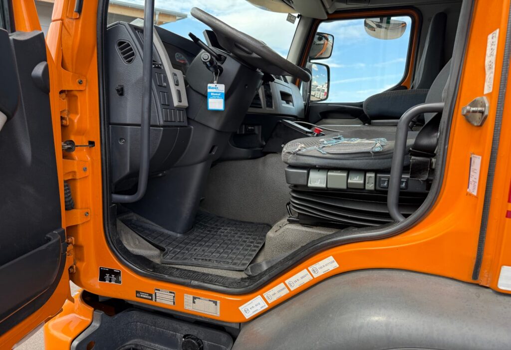 2013 Volvo FE Hybrid 6x2R Stummer