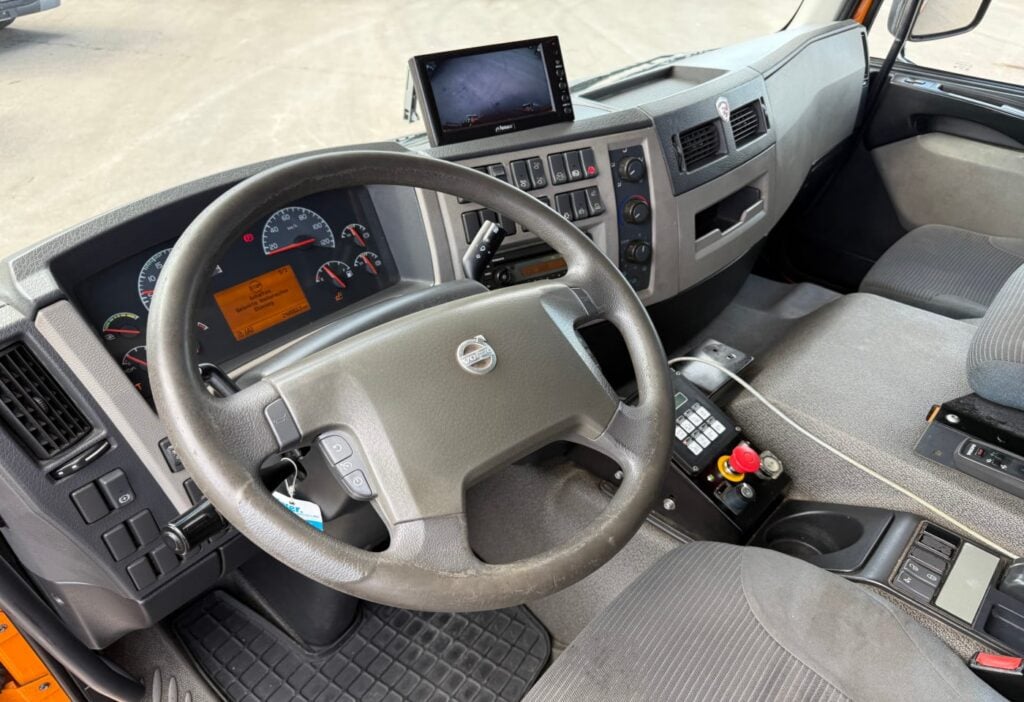 2013 Volvo FE Hybrid 6x2R Stummer