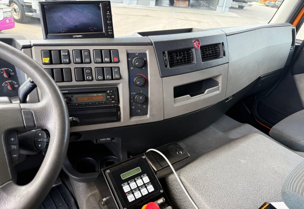 2013 Volvo FE Hybrid 6x2R Stummer