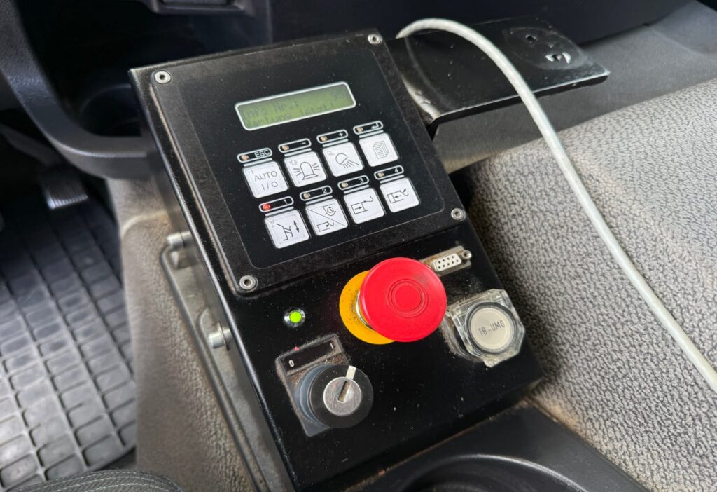 2013 Volvo FE Hybrid 6x2R Stummer