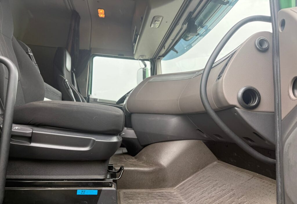 2017 DAF XF 530 4x2 Retarder