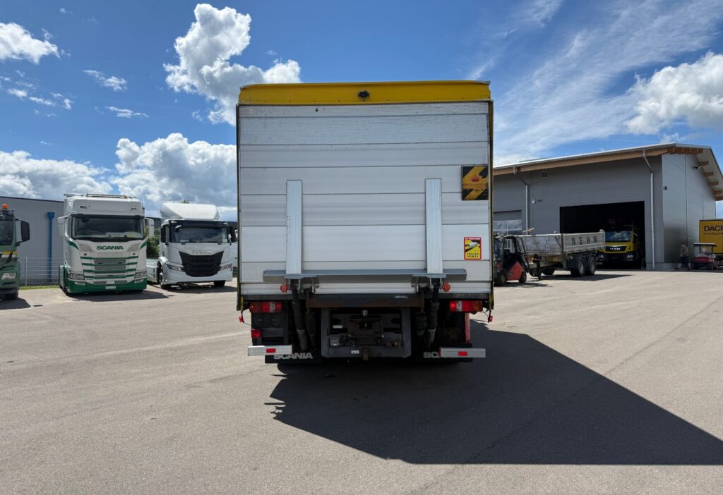 2005 Scania P230 LB 4x2 Plane/HB