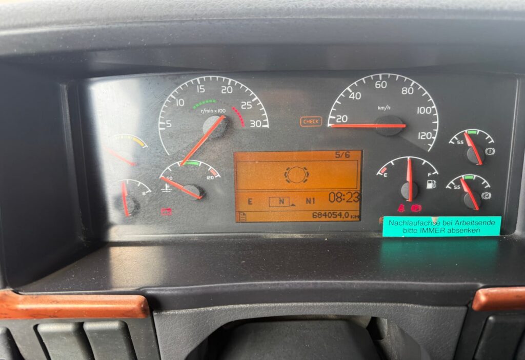 2005 Volvo FH12-460 6x2 Brücke