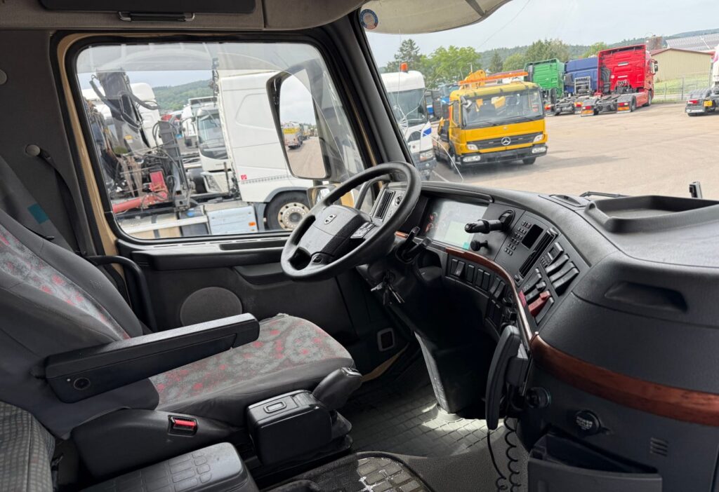 2005 Volvo FH12-460 6x2 Brücke