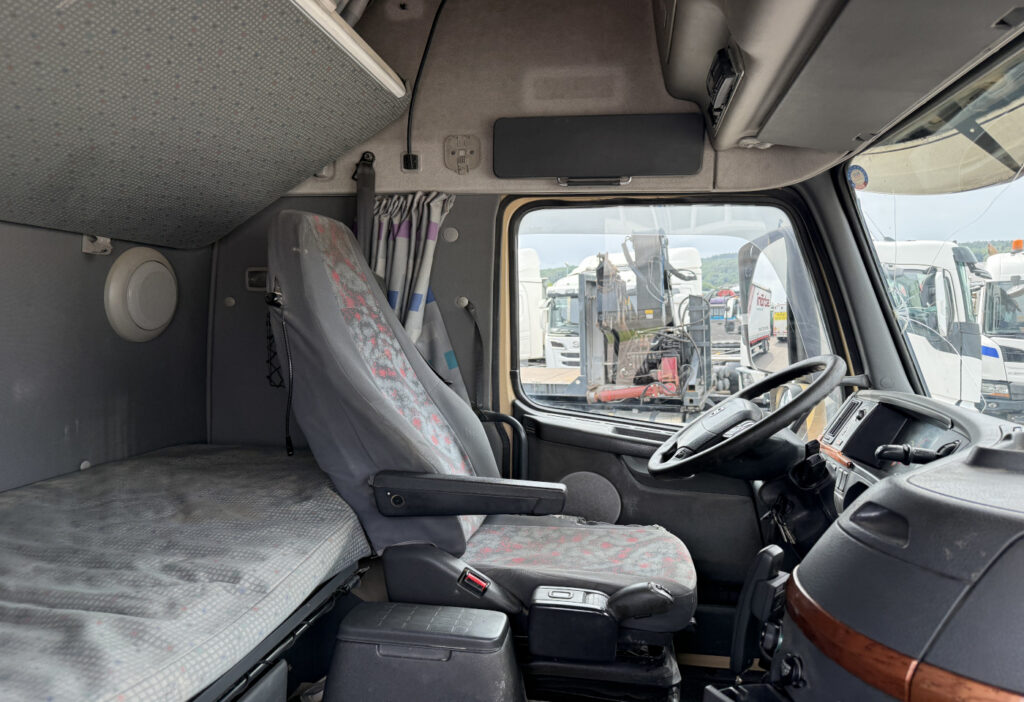 2005 Volvo FH12-460 6x2 Brücke