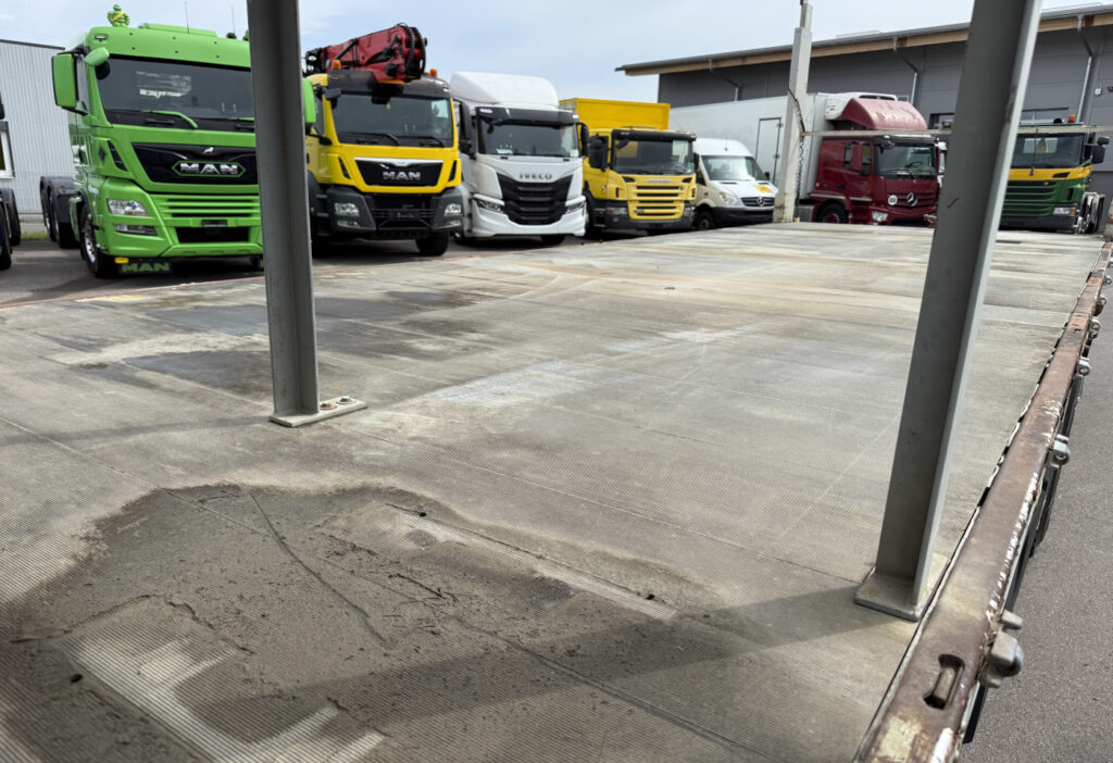2005 Volvo FH12-460 6x2 Brücke