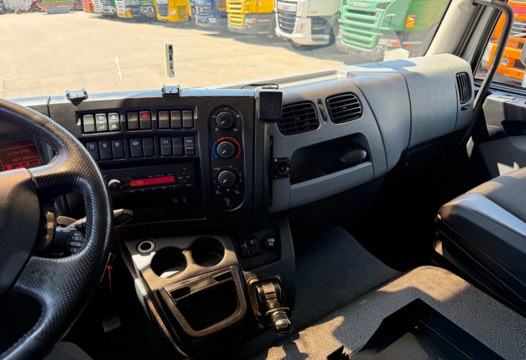 2019 Renault D10.240 4x2