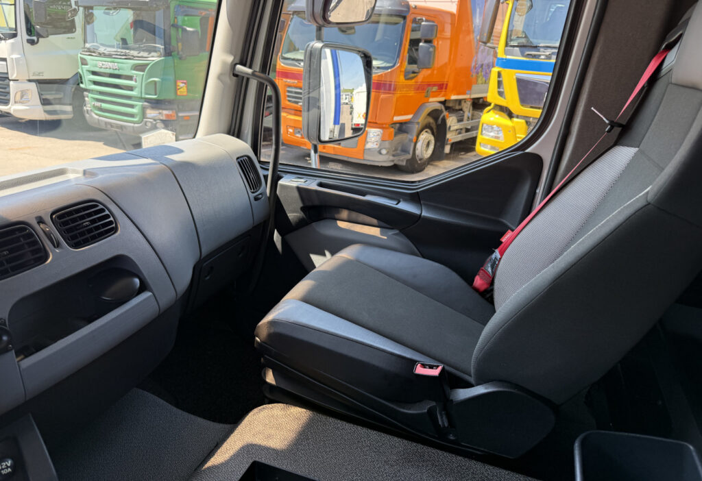 2019 Renault D10.240 4x2