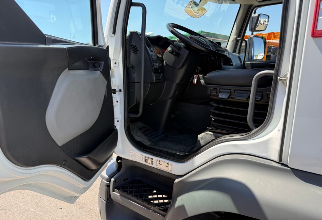 2019 Renault D10.240 4x2