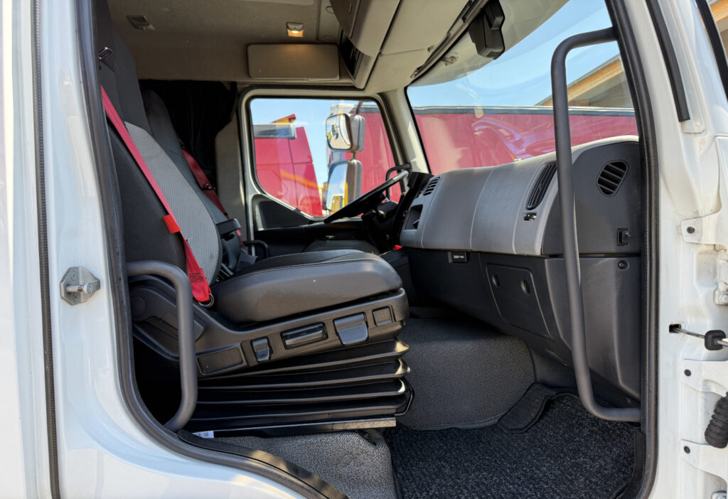 2019 Renault D10.240 4x2