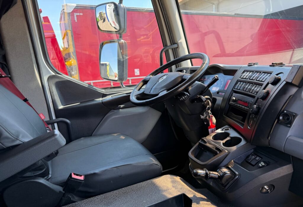 2019 Renault D10.240 4x2