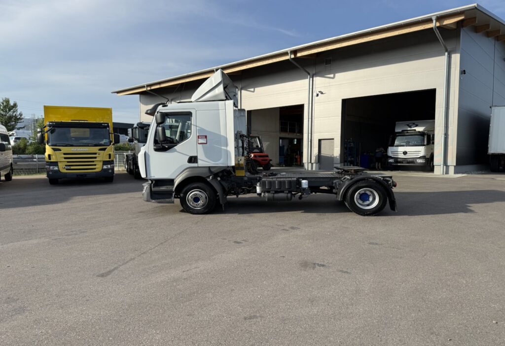 2019 Renault D10.240 4x2