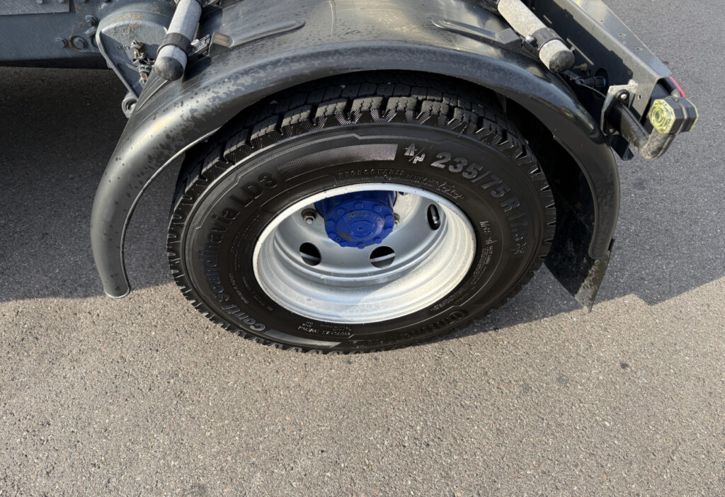 2019 Renault D10.240 4x2