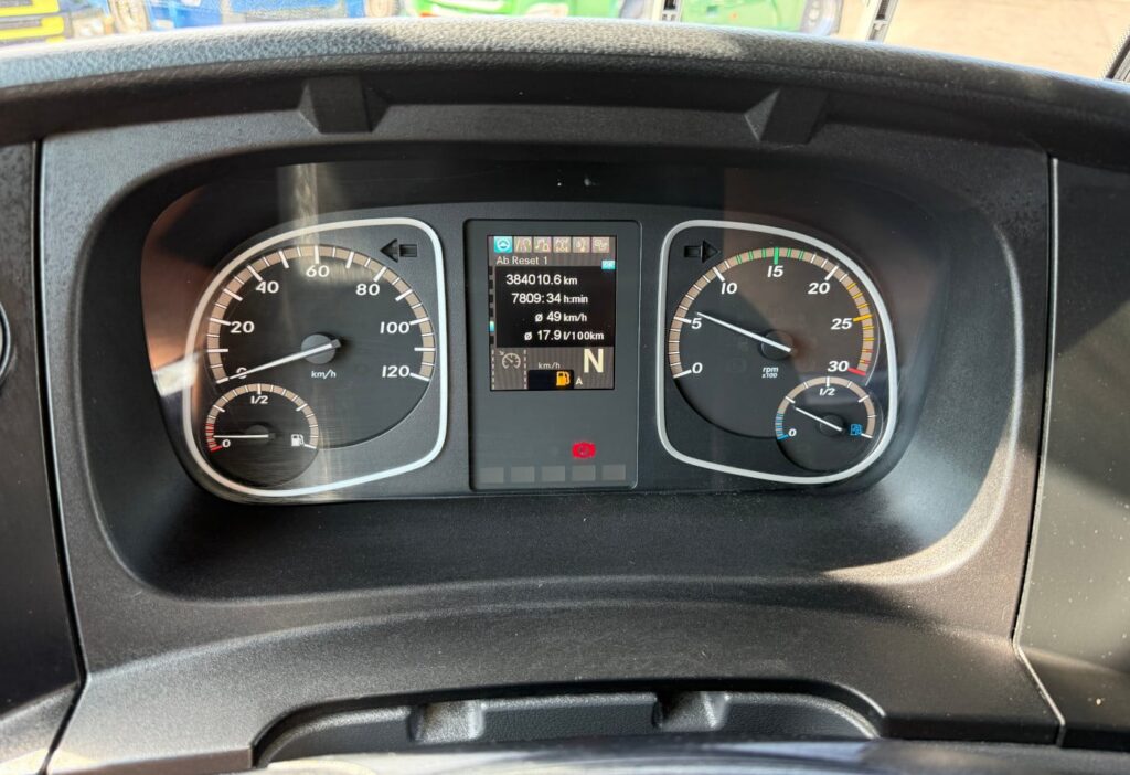 2019 Mercedes-Benz Atego 1324 4x2 Koffer/HB