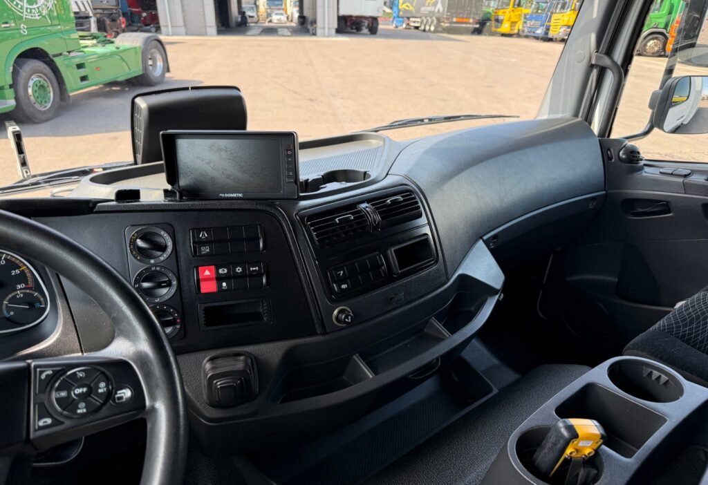 2019 Mercedes-Benz Atego 1324 4x2 Koffer/HB
