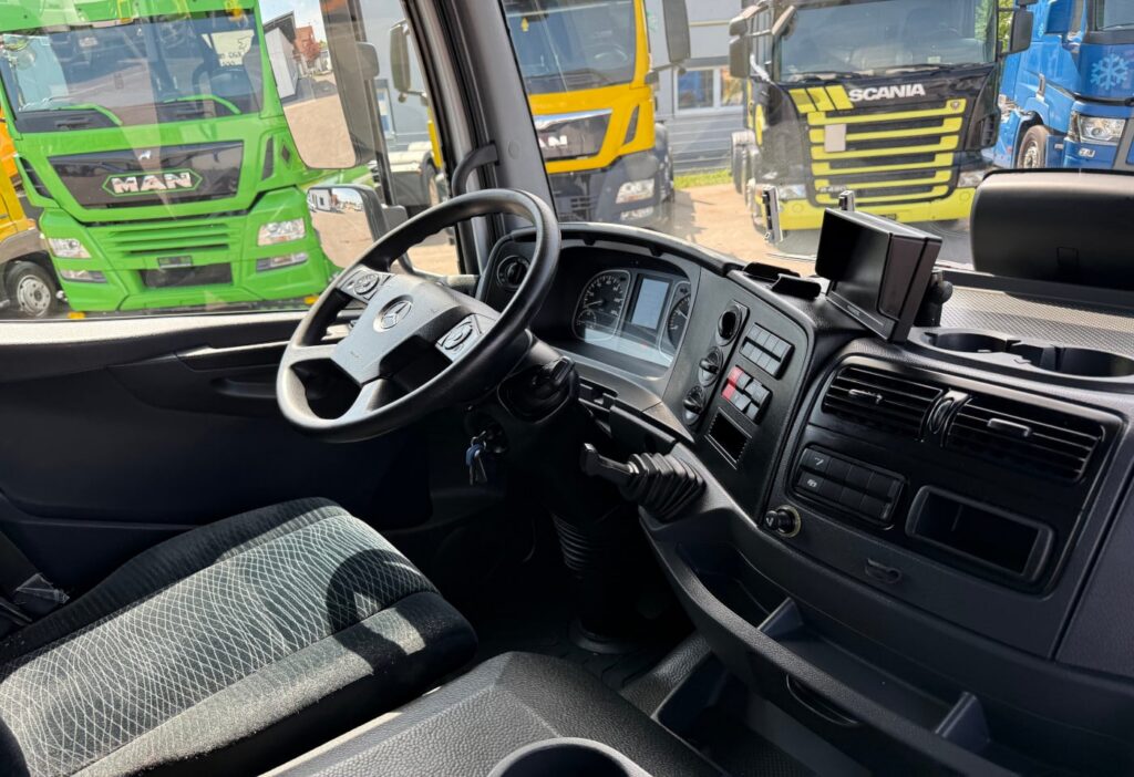 2019 Mercedes-Benz Atego 1324 4x2 Koffer/HB
