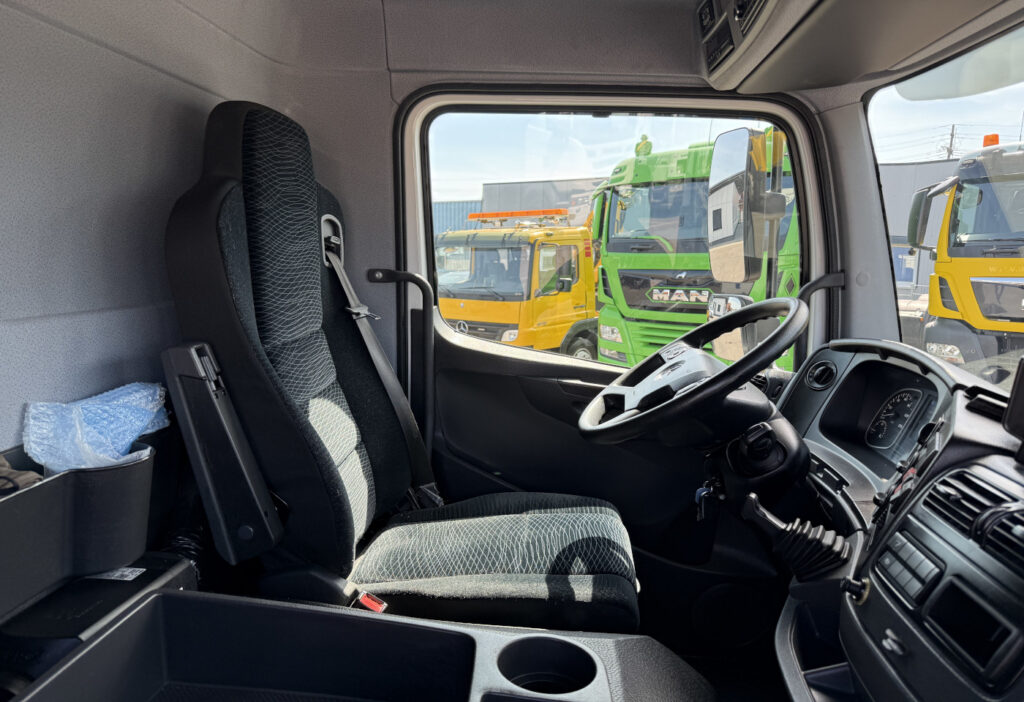 2019 Mercedes-Benz Atego 1324 4x2 Koffer/HB