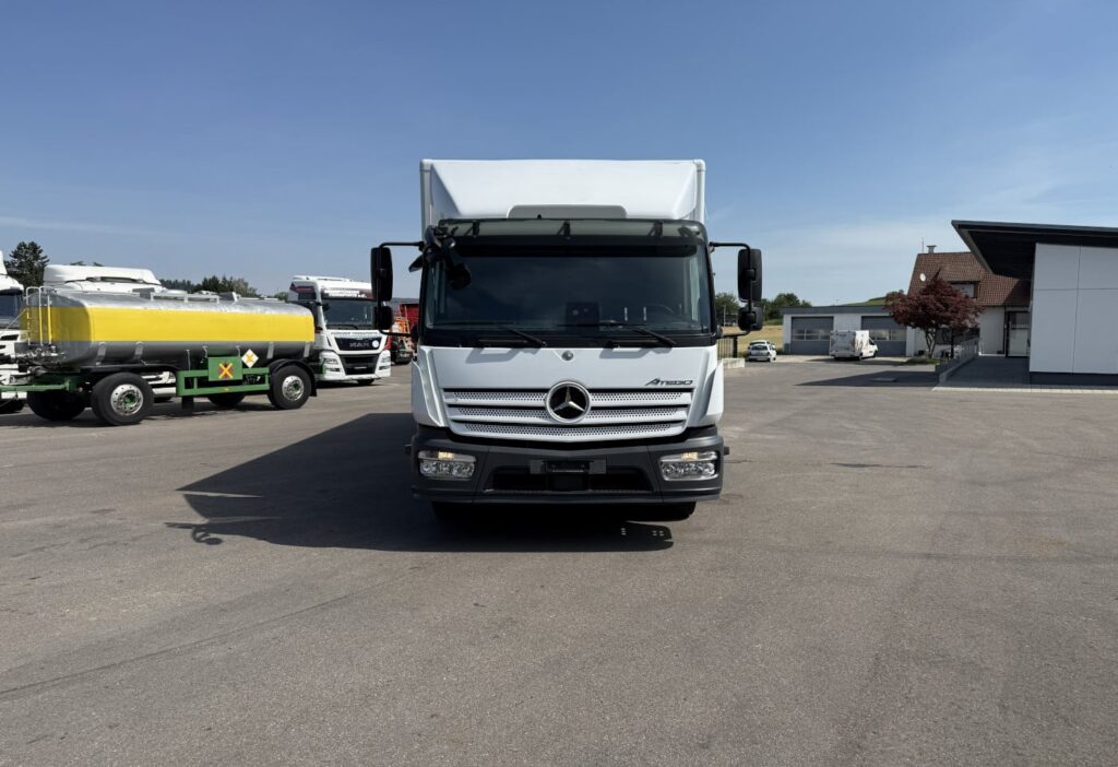 2019 Mercedes-Benz Atego 1324 4x2 Koffer/HB