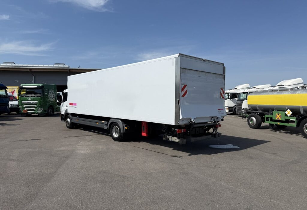 2019 Mercedes-Benz Atego 1324 4x2 Koffer/HB