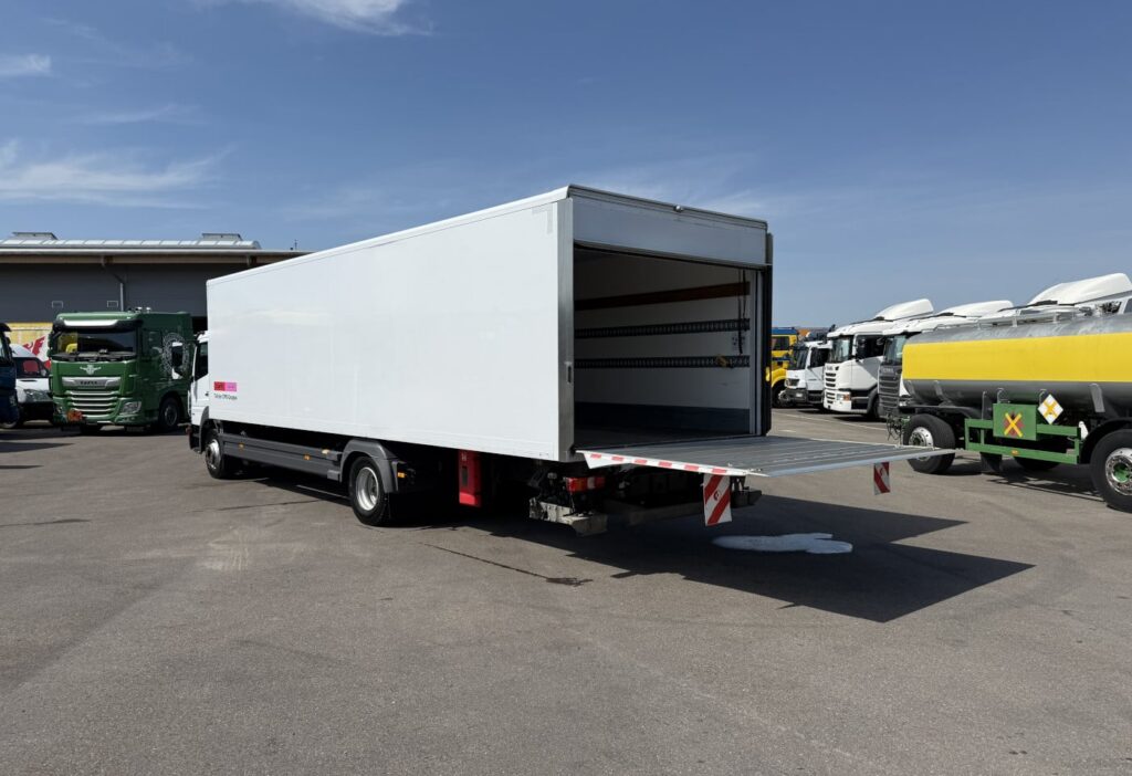 2019 Mercedes-Benz Atego 1324 4x2 Koffer/HB