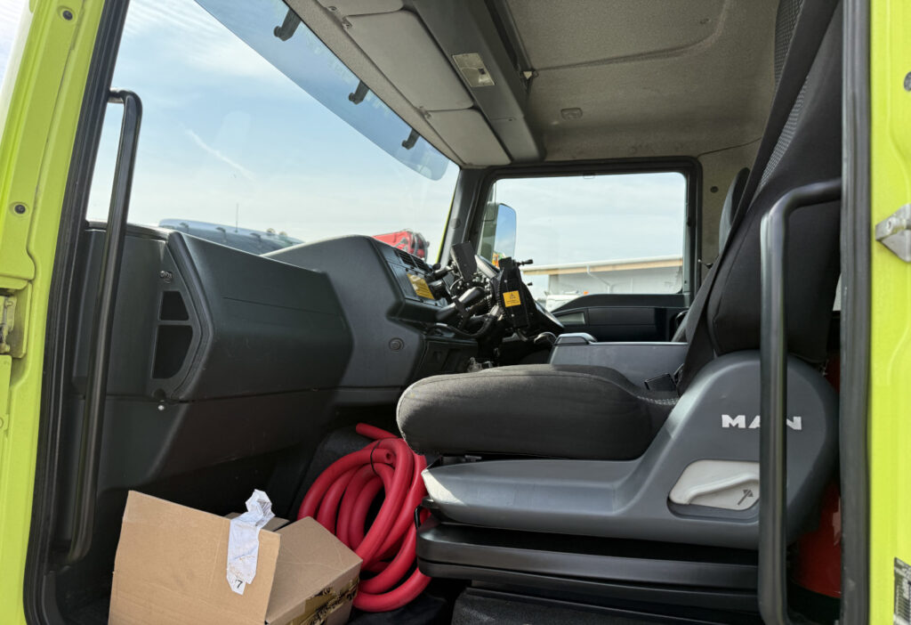 2013 MAN L2007 46.010 4x2 Kehrmaschine