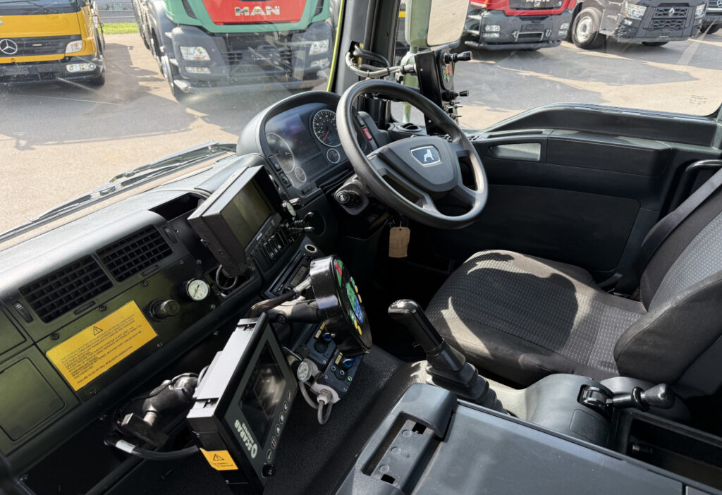 2013 MAN L2007 46.010 4x2 Kehrmaschine