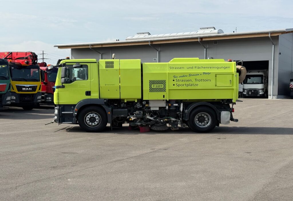 2013 MAN L2007 46.010 4×2 Kehrmaschine