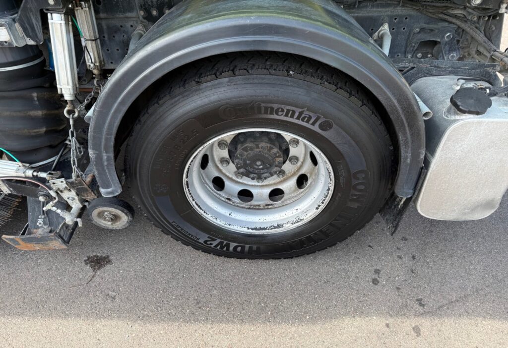 2013 MAN L2007 46.010 4×2 Kehrmaschine
