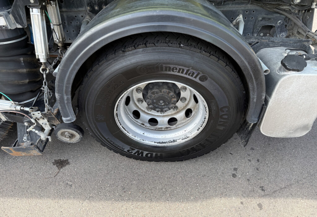 2013 MAN L2007 46.010 4x2 Kehrmaschine