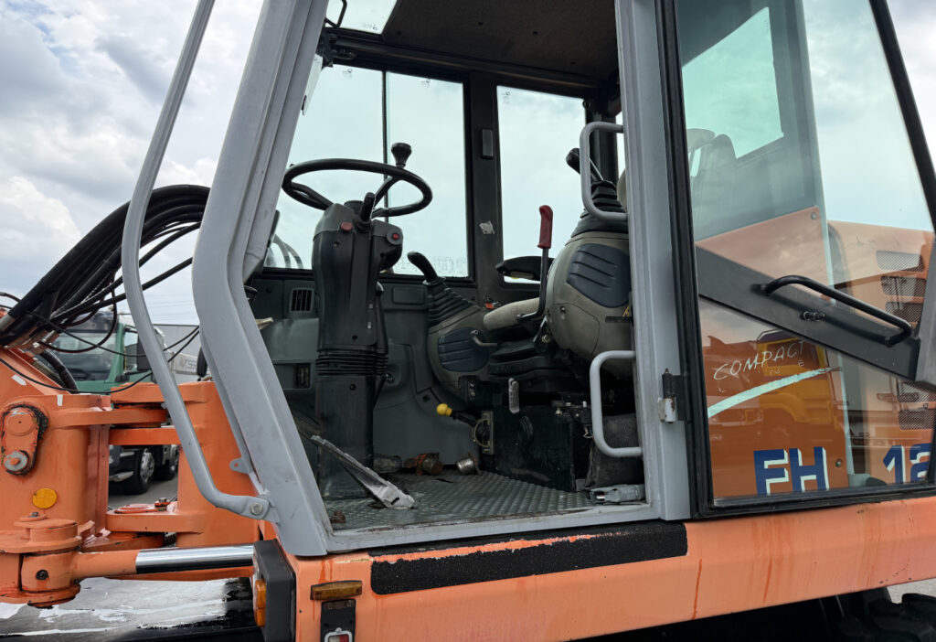 2000 Fiat-Hitachi FH120W Mobilbagger