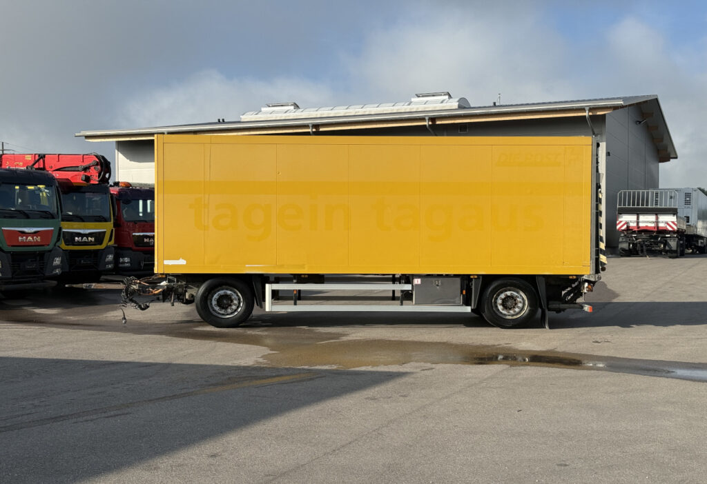 2008 Schmitz AKO 18 Koffer / HB