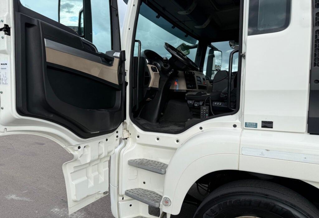 2019 MAN TGS 18.400 4x2 Koffer / HB