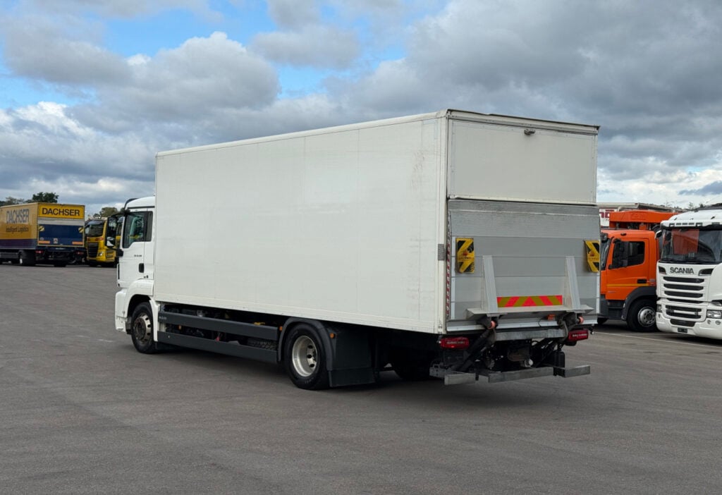 2019 MAN TGS 18.400 4x2 Koffer / HB