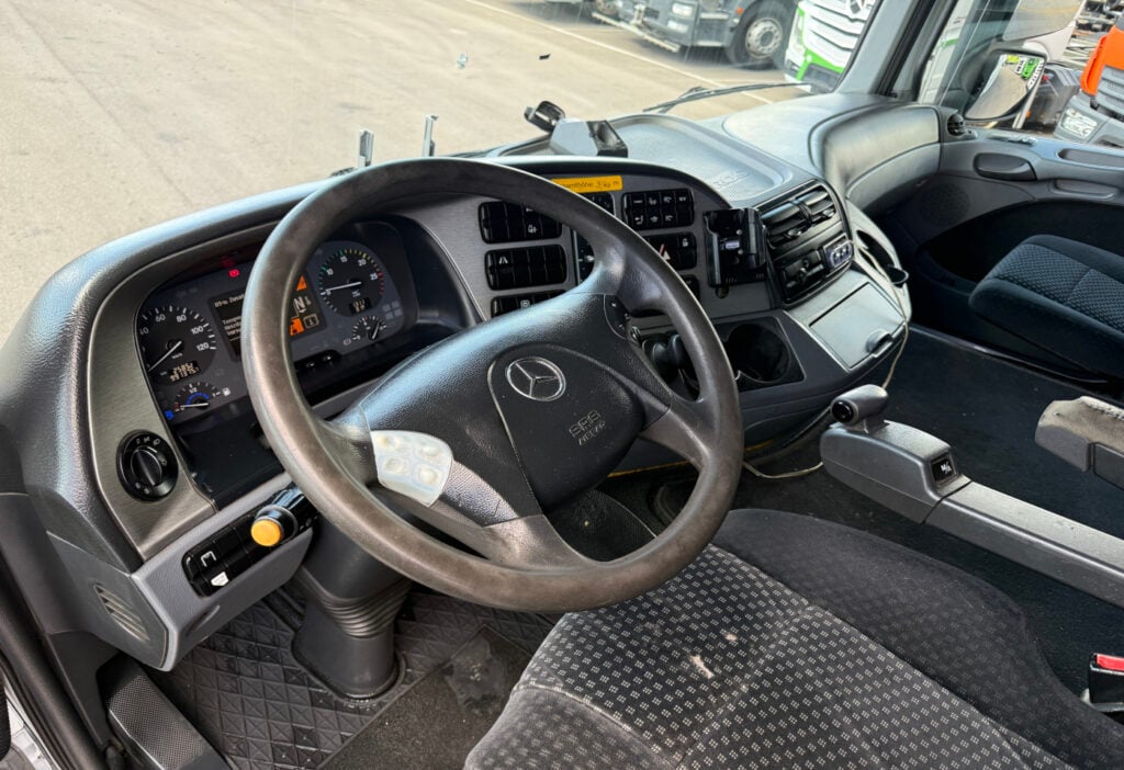 2009 Mercedes-Benz Actros 1836 4x2 Koffer / HB