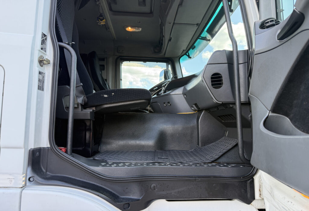 2009 Mercedes-Benz Actros 1836 4x2 Koffer / HB