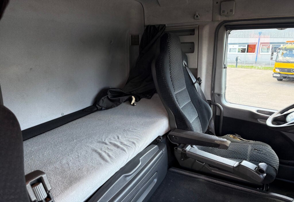 2009 Mercedes-Benz Actros 1836 4x2 Koffer / HB