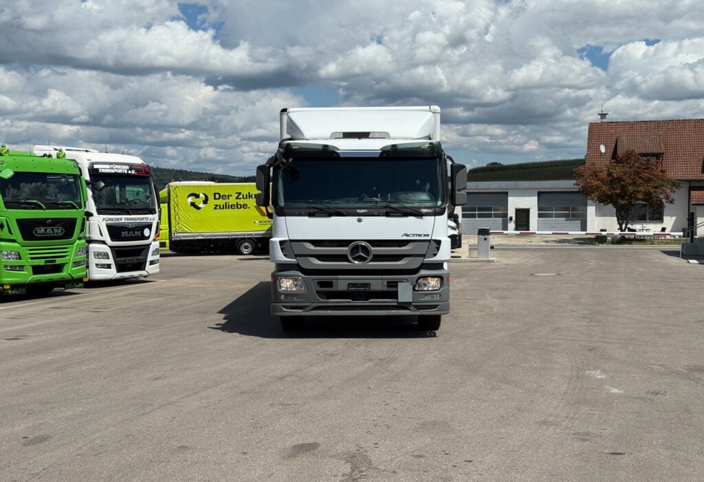 2009 Mercedes-Benz Actros 1836 4x2 Koffer / HB