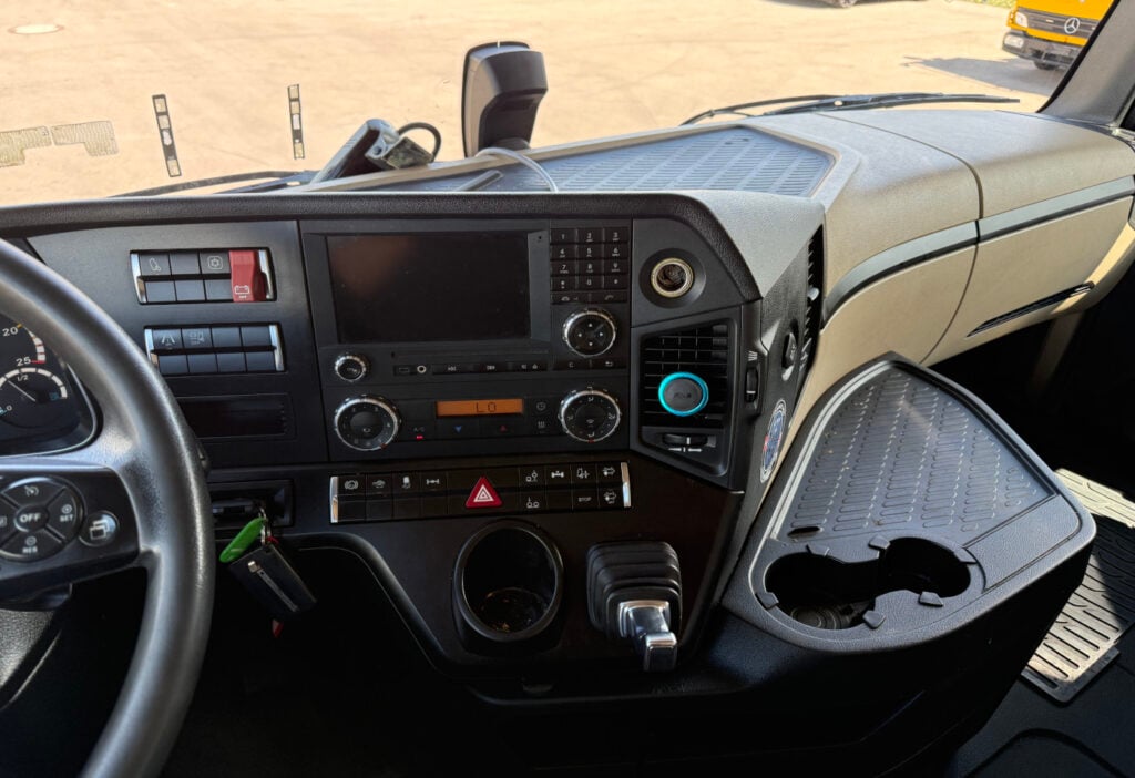 2014 Mercedes-Benz Actros 2542 6x2 BDF