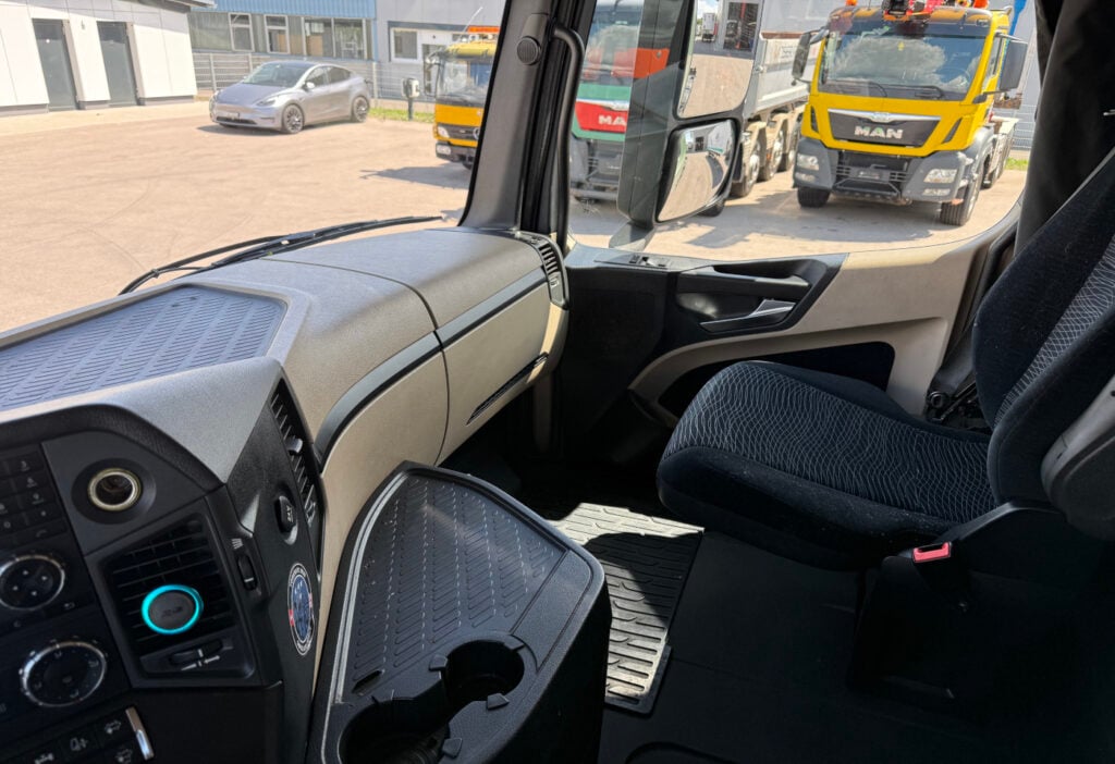 2014 Mercedes-Benz Actros 2542 6x2 BDF