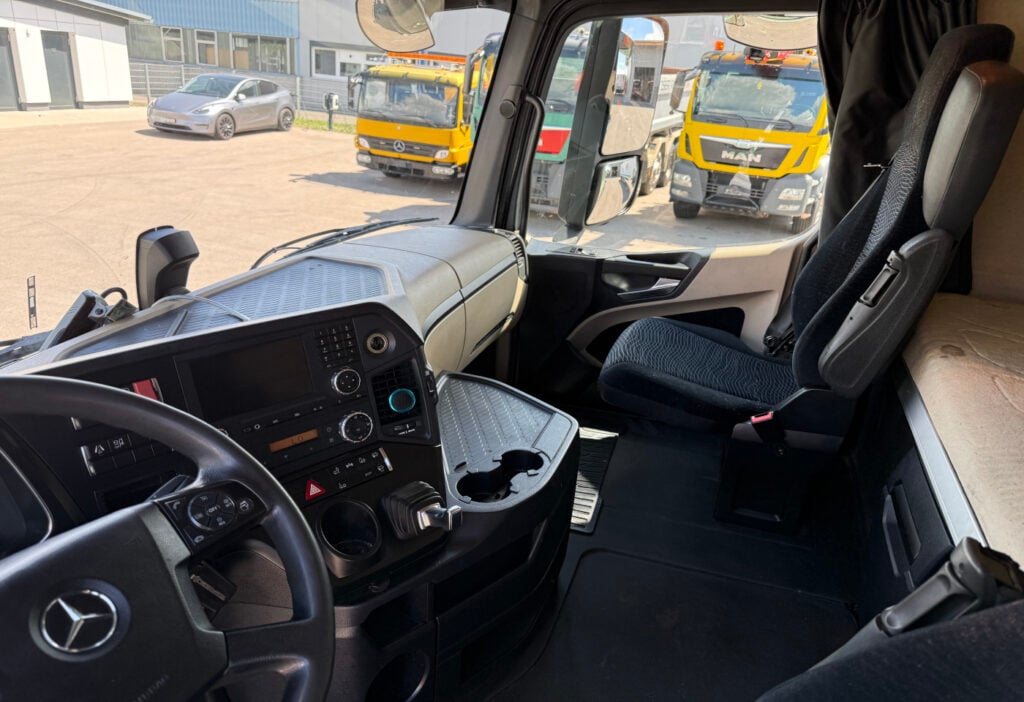 2014 Mercedes-Benz Actros 2542 6x2 BDF