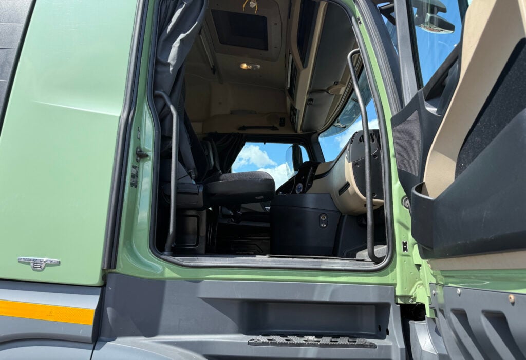2014 Mercedes-Benz Actros 2542 6x2 BDF