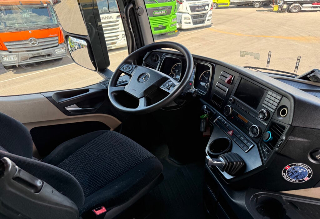 2014 Mercedes-Benz Actros 2542 6x2 BDF