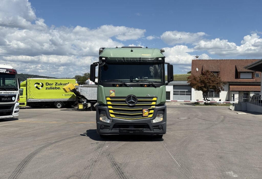 2014 Mercedes-Benz Actros 2542 6x2 BDF