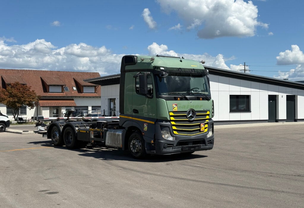 2014 Mercedes-Benz Actros 2542 6x2 BDF