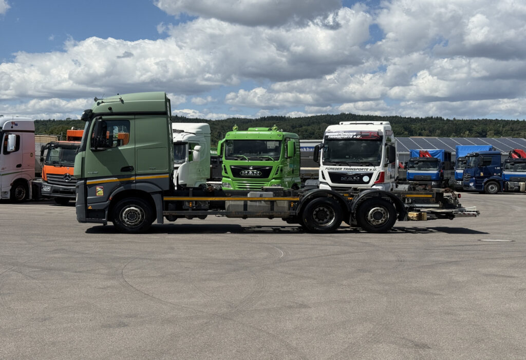 2014 Mercedes-Benz Actros 2542 6x2 BDF