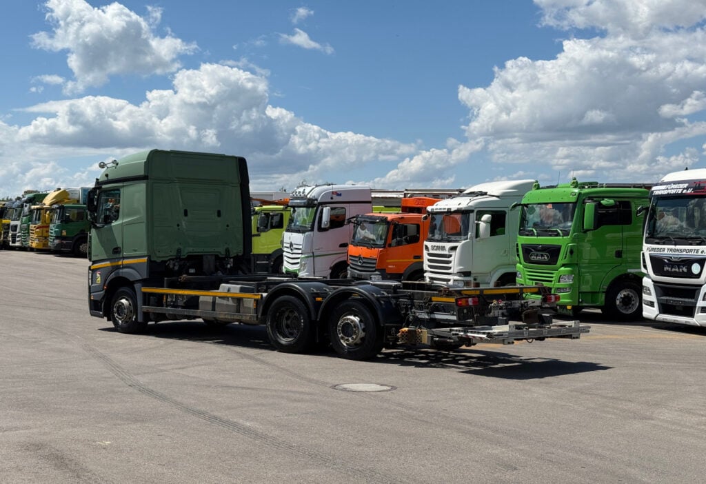 2014 Mercedes-Benz Actros 2542 6x2 BDF